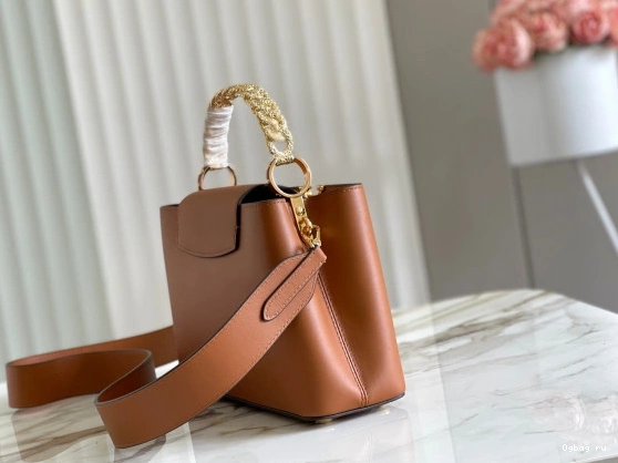 LOUIS CAPUCINES VUITTON BB 0725